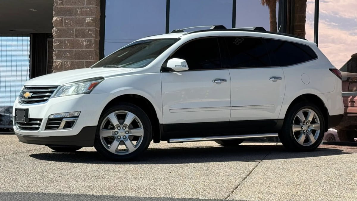 Used 2016 Chevrolet Traverse LTZ w/ LPO, 'HIT The Road' Package FWD image 3