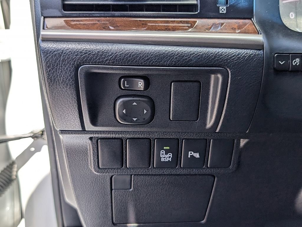 Used 2015 Lexus ES 350 w/ Premium Package image 27