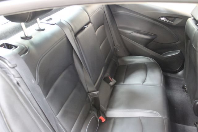 Used 2019 Chevrolet Cruze Premier FWD image 11