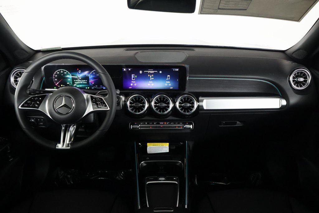 New 2026 Mercedes-Benz GLB 250 image 4