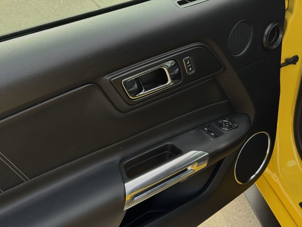 Used 2015 Ford Mustang Premium image 16