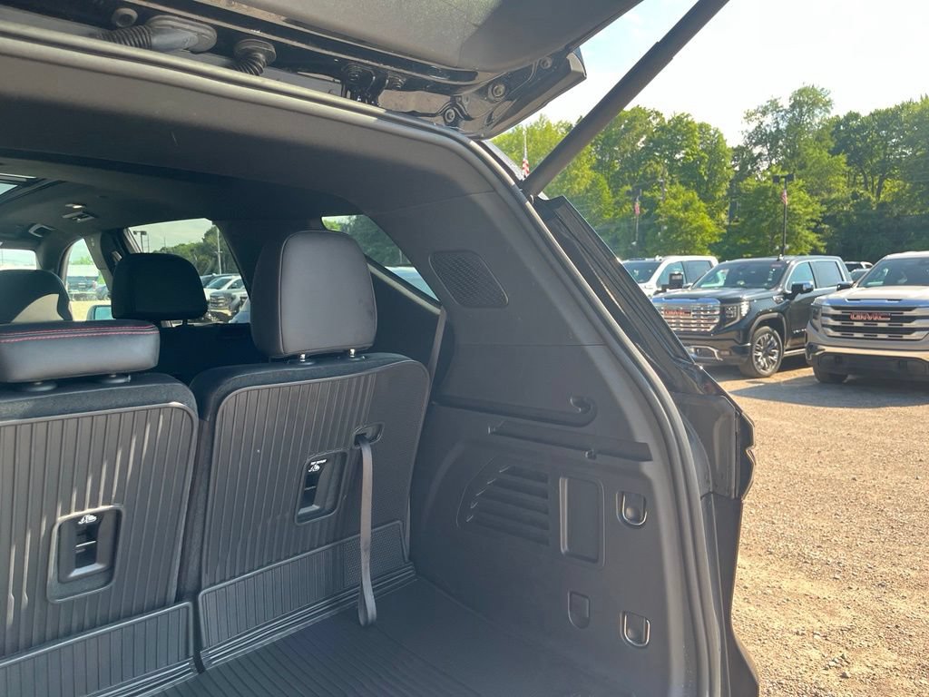Used 2026 Chevrolet Traverse Z71 w/ LPO, Floor Liner Package AWD/4WD image 16
