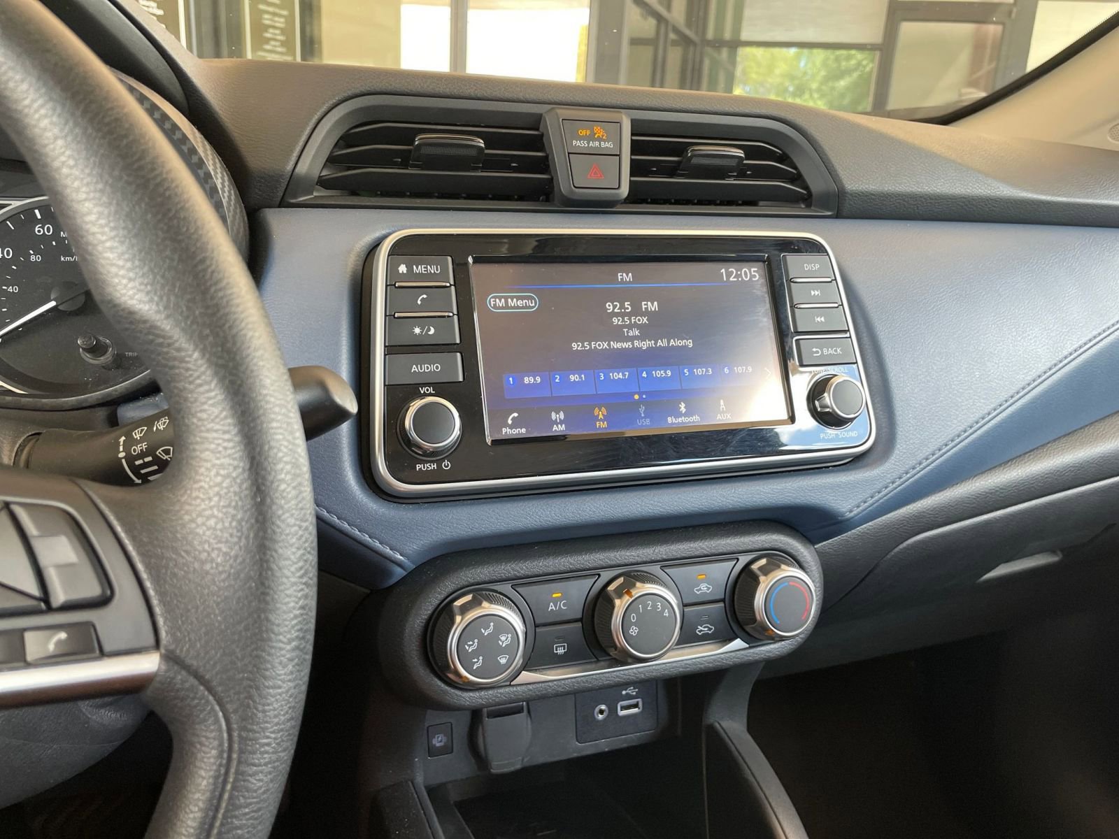 Used 2025 Nissan Versa SV image 17