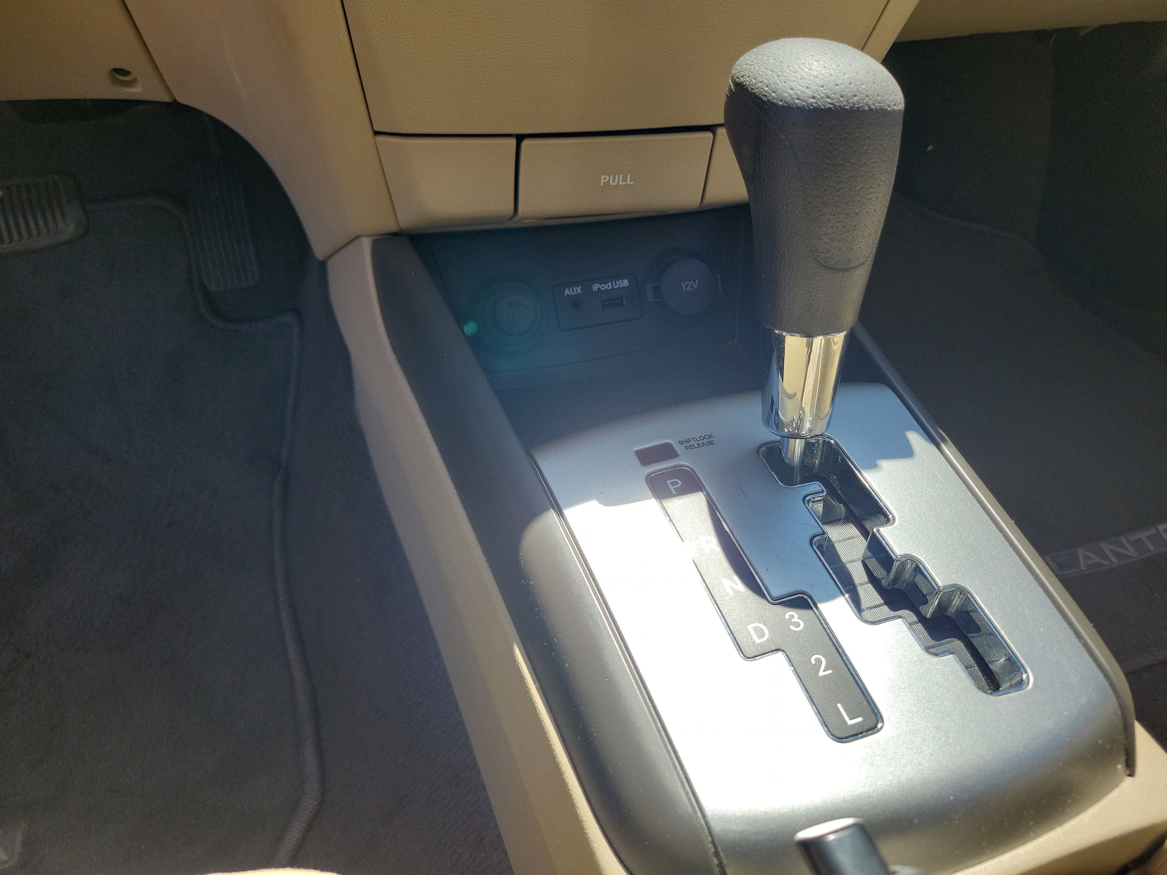 Used 2010 Hyundai Elantra GLS FWD image 32