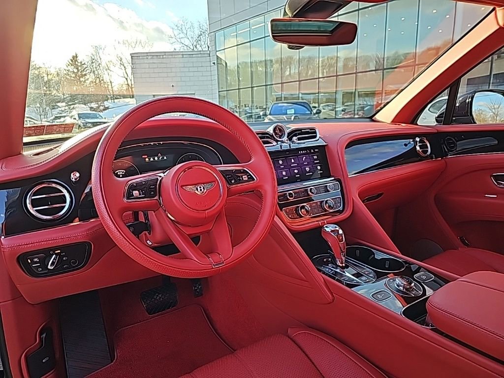 Used 2022 Bentley Bentayga image 41