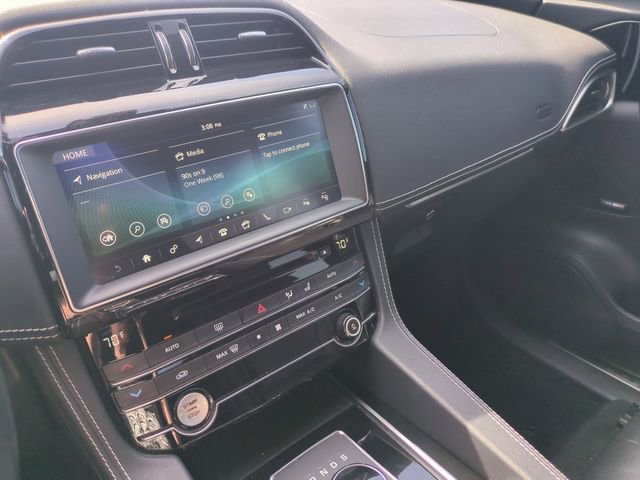 Used 2019 Jaguar F-PACE S image 11