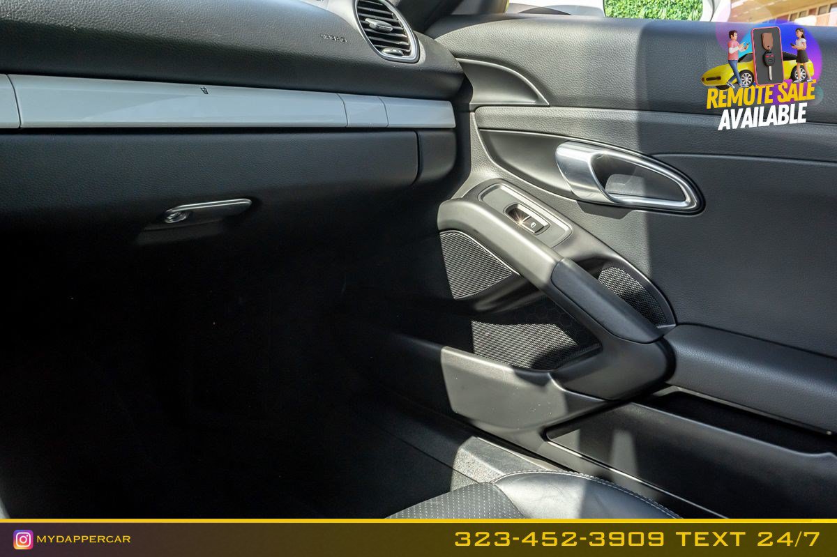 Used 2018 Porsche 718 Cayman RWD image 16