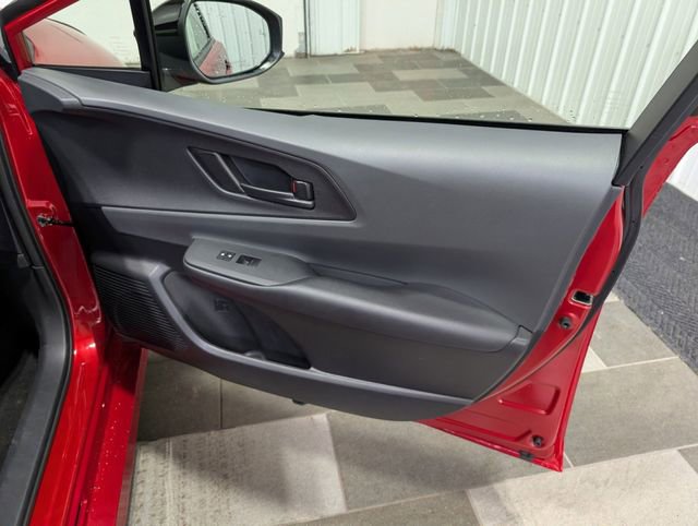 Used 2025 Toyota Prius LE FWD image 26