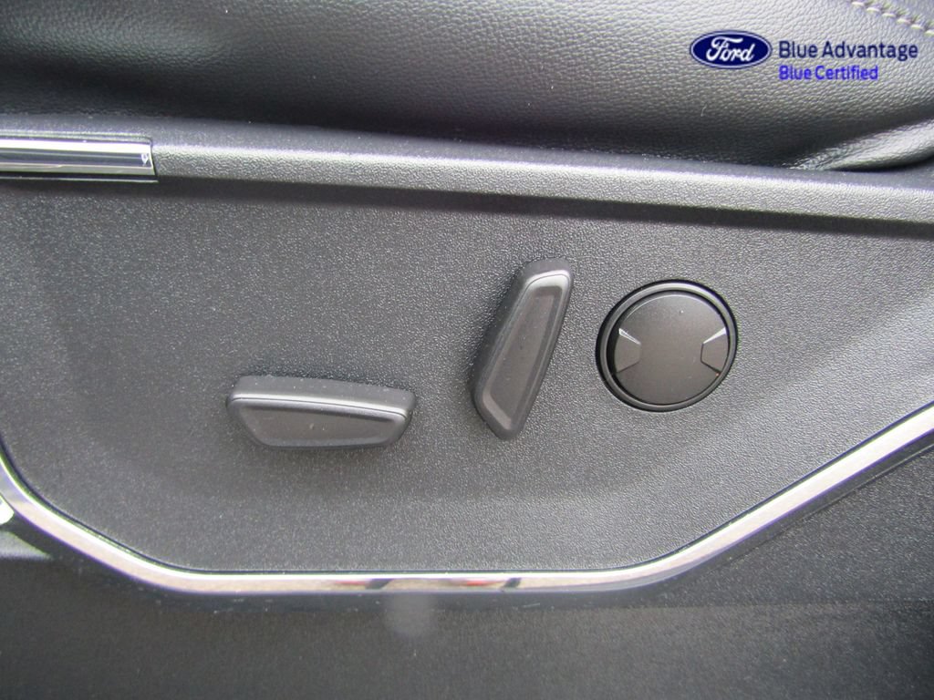 Used 2023 Ford F150 Lariat AWD/4WD image 26