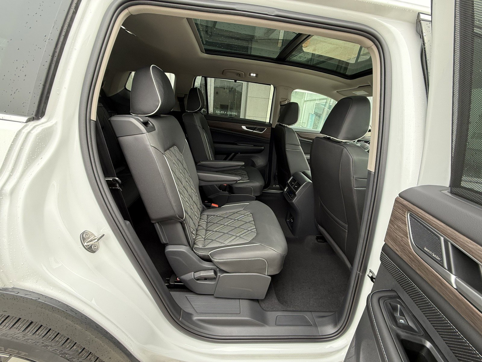 New 2026 Volkswagen Atlas SEL Premium R-Line image 24