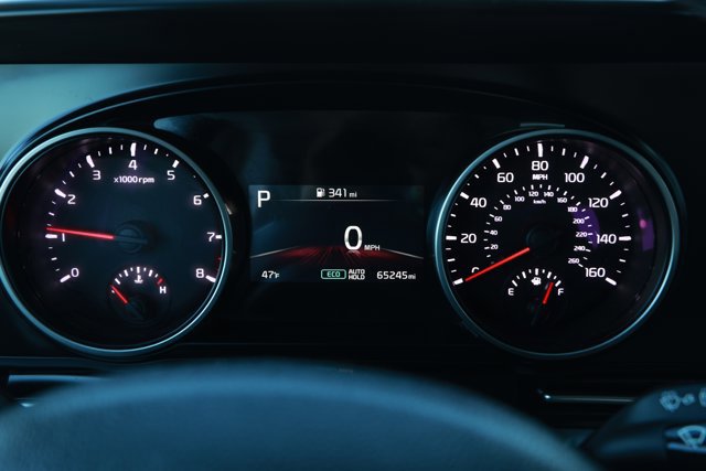 Used 2024 Kia Carnival LX image 12