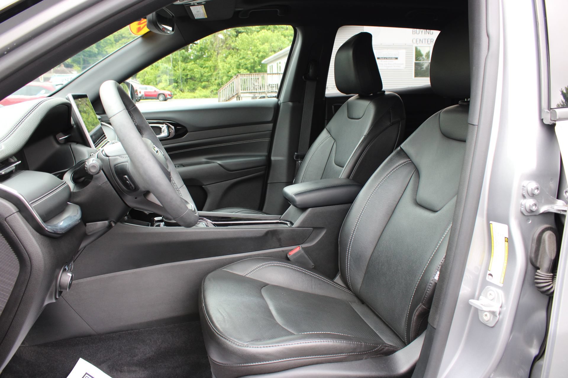 Used 2023 Jeep Compass High Altitude AWD/4WD image 16