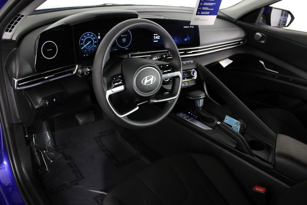 Certified 2024 Hyundai Elantra SEL FWD image 19