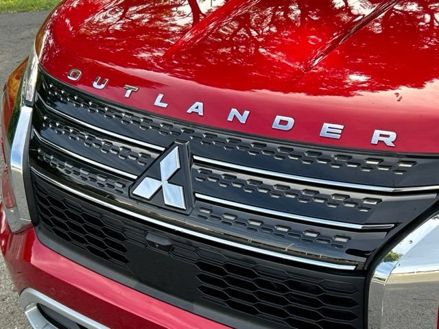 Used 2023 Mitsubishi Outlander 4WD Plug-In Hybrid image 12