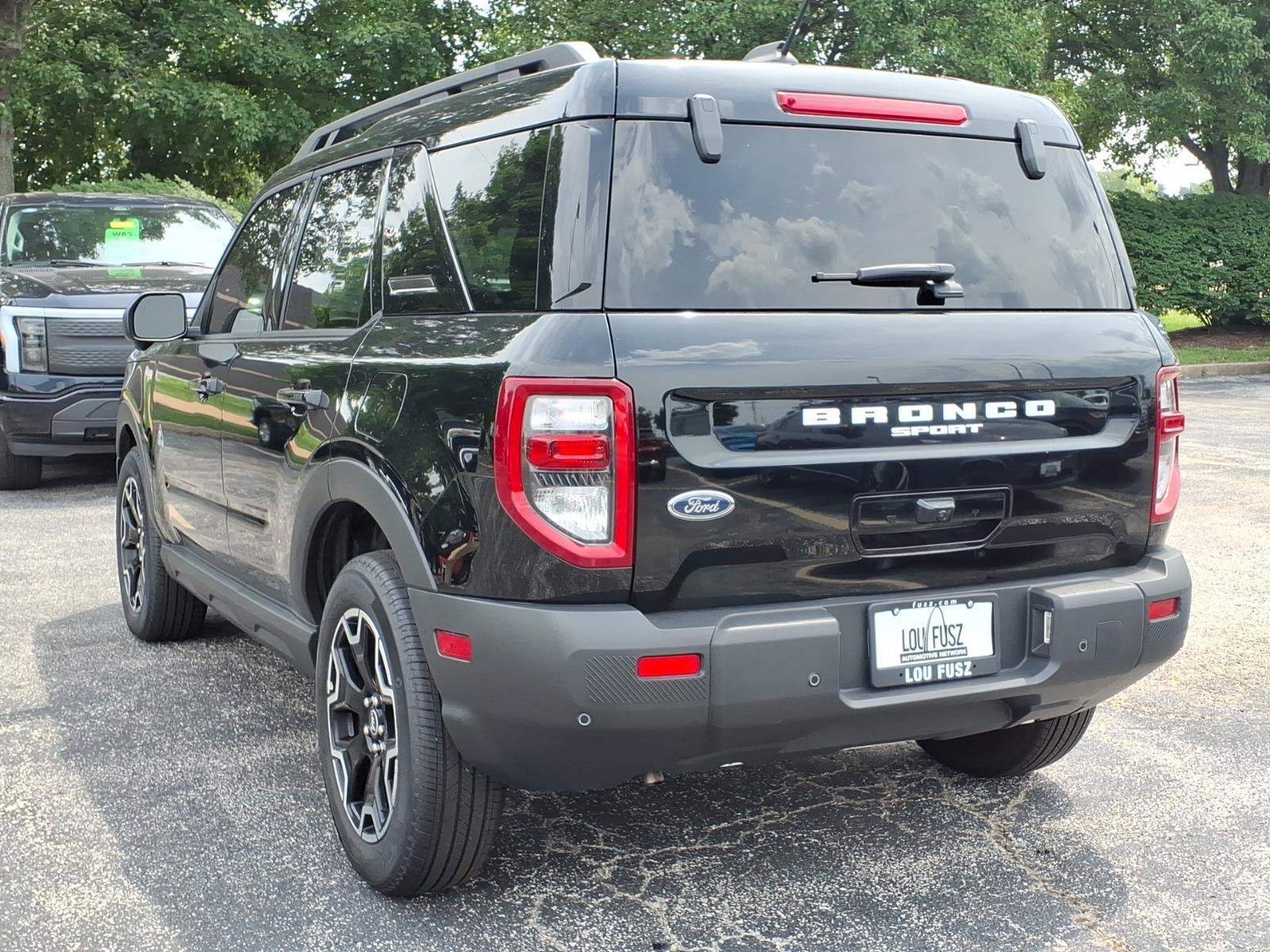 Certified 2025 Ford Bronco Sport Outer Banks w/ Outer Banks Tech Package+ AWD/4WD image 30