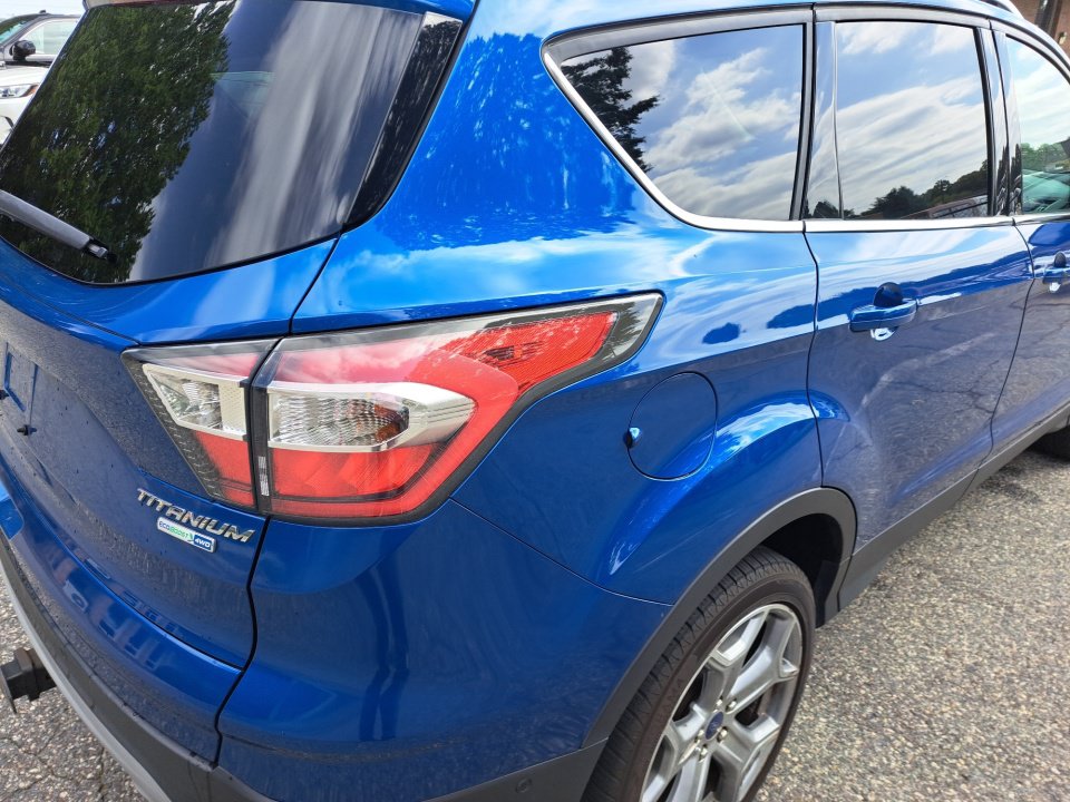 Used 2017 Ford Escape Titanium w/ Equipment Group 301A AWD/4WD image 21