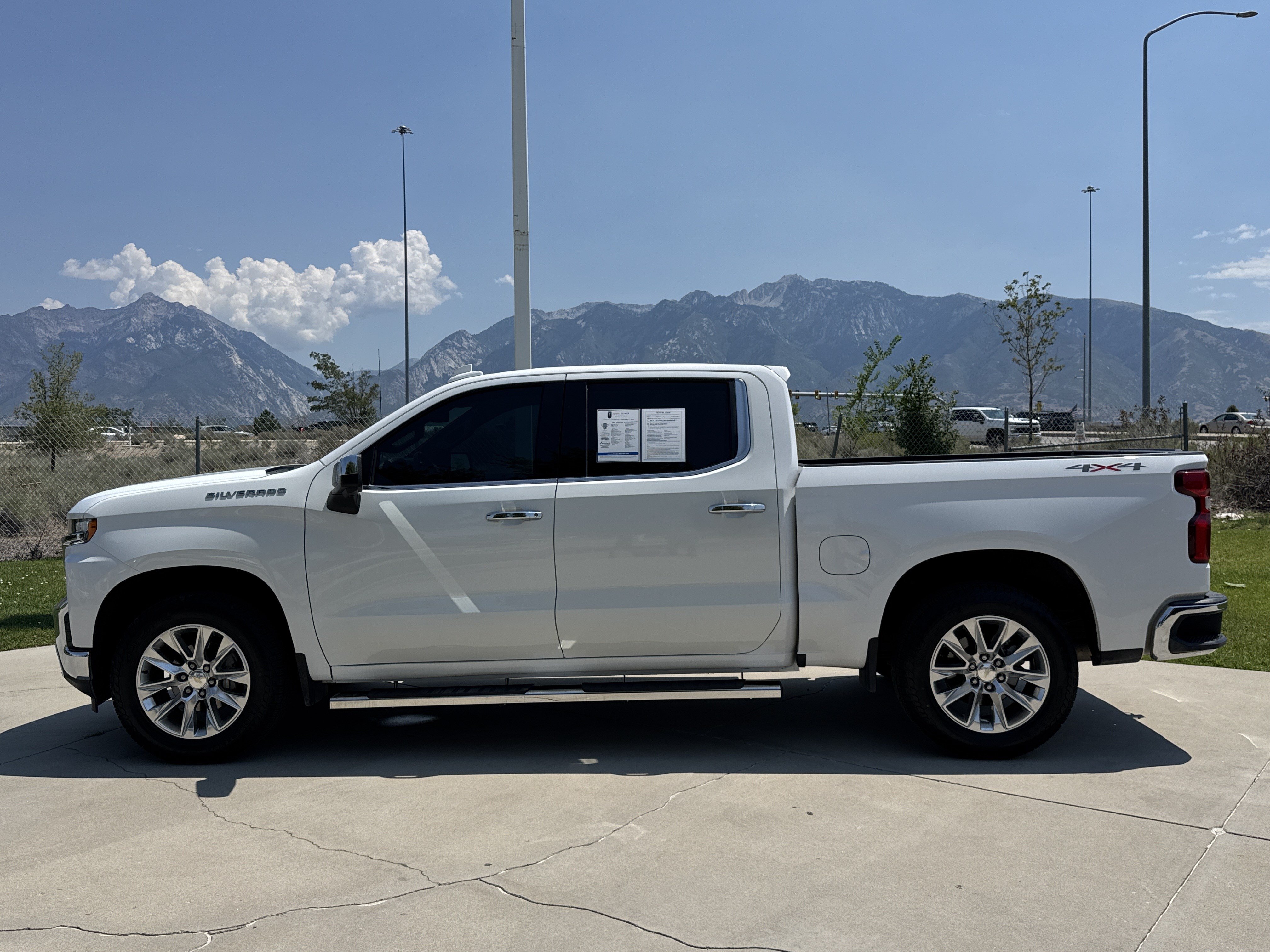 Used 2021 Chevrolet Silverado 1500 LTZ AWD/4WD image 2