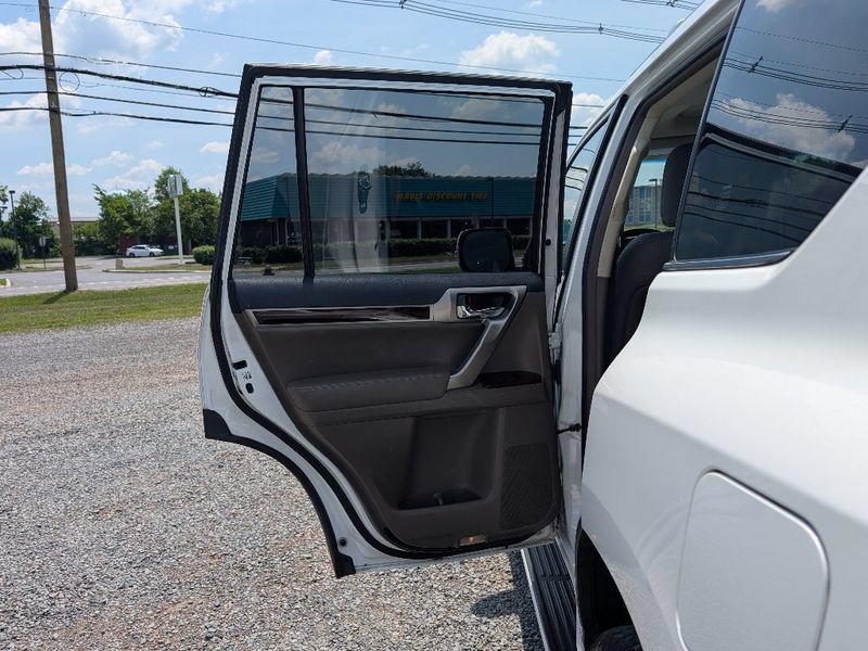 Used 2019 Lexus GX 460 Premium AWD/4WD image 11