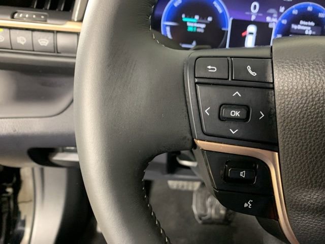 Used 2025 Toyota Crown Signia Limited image 20