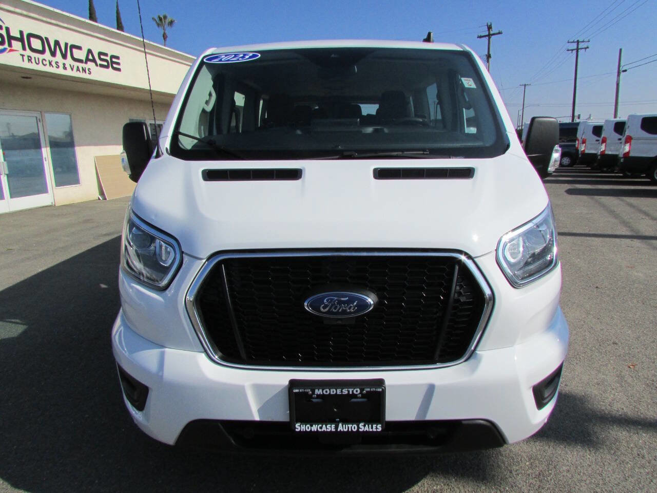 Used 2023 Ford Transit 350 XLT image 3