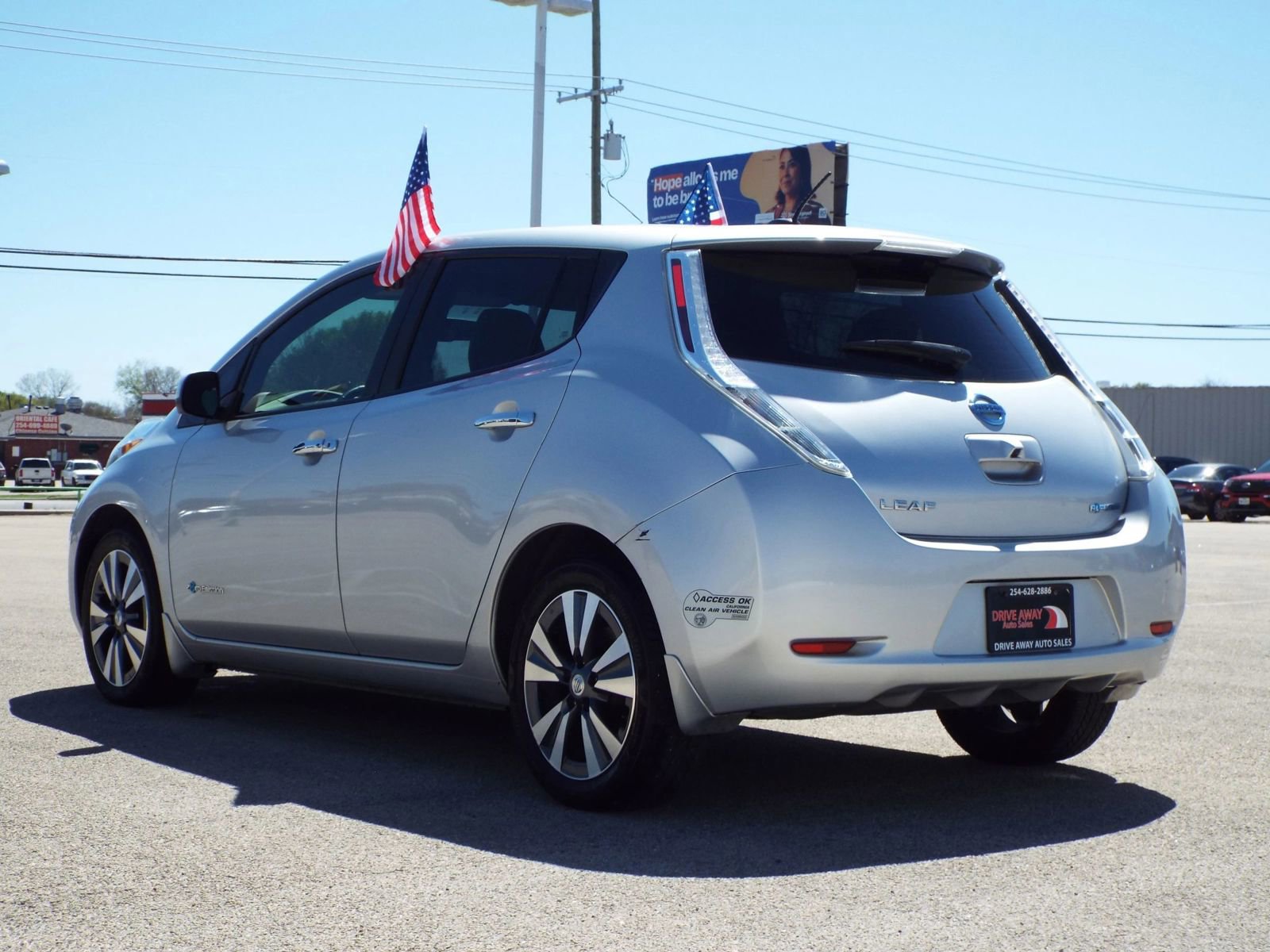 Used 2016 Nissan Leaf SV w/ Premium Package image 8