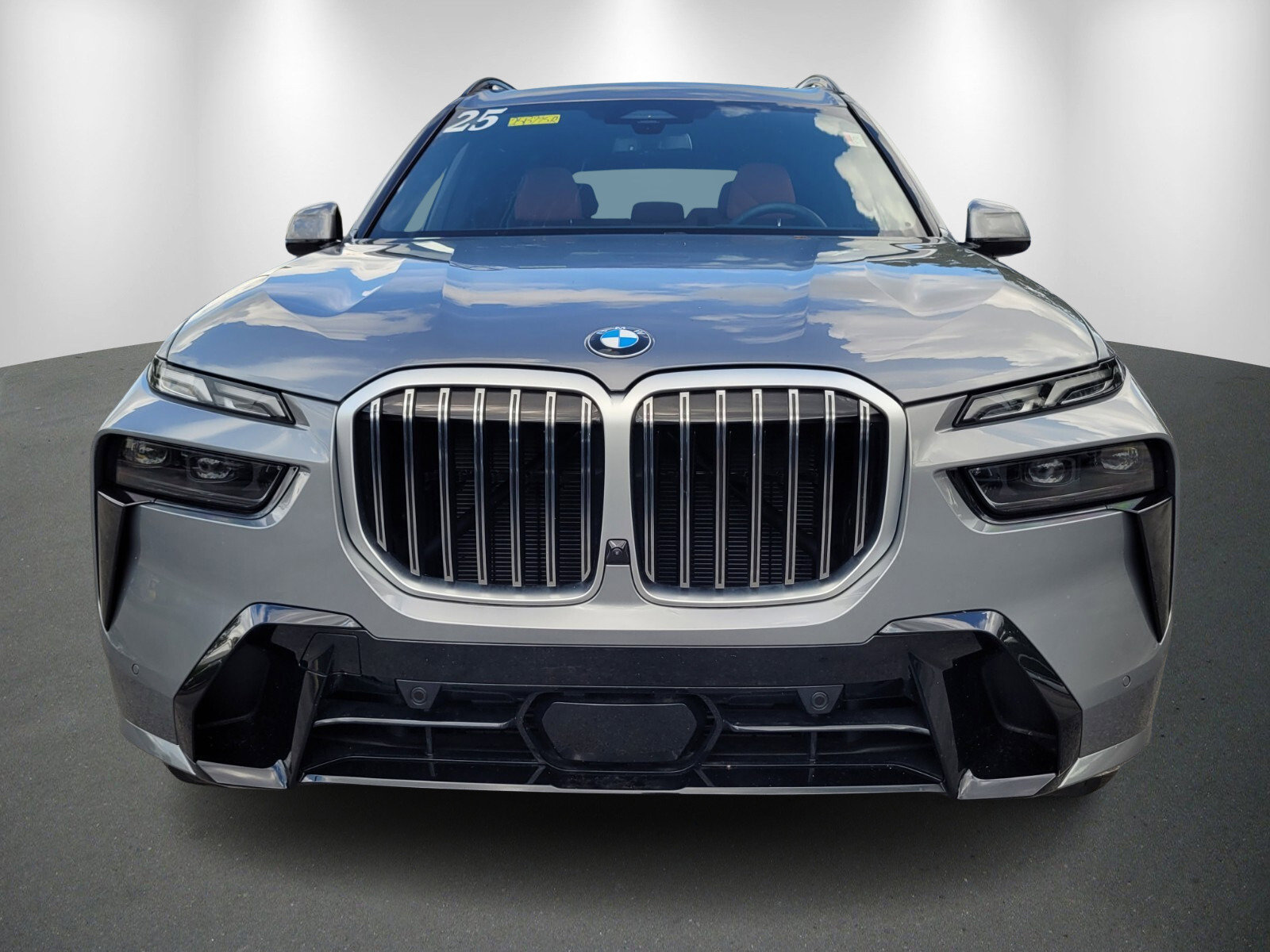 New 2025 BMW X7 xDrive40i w/ M Sport Package image 2