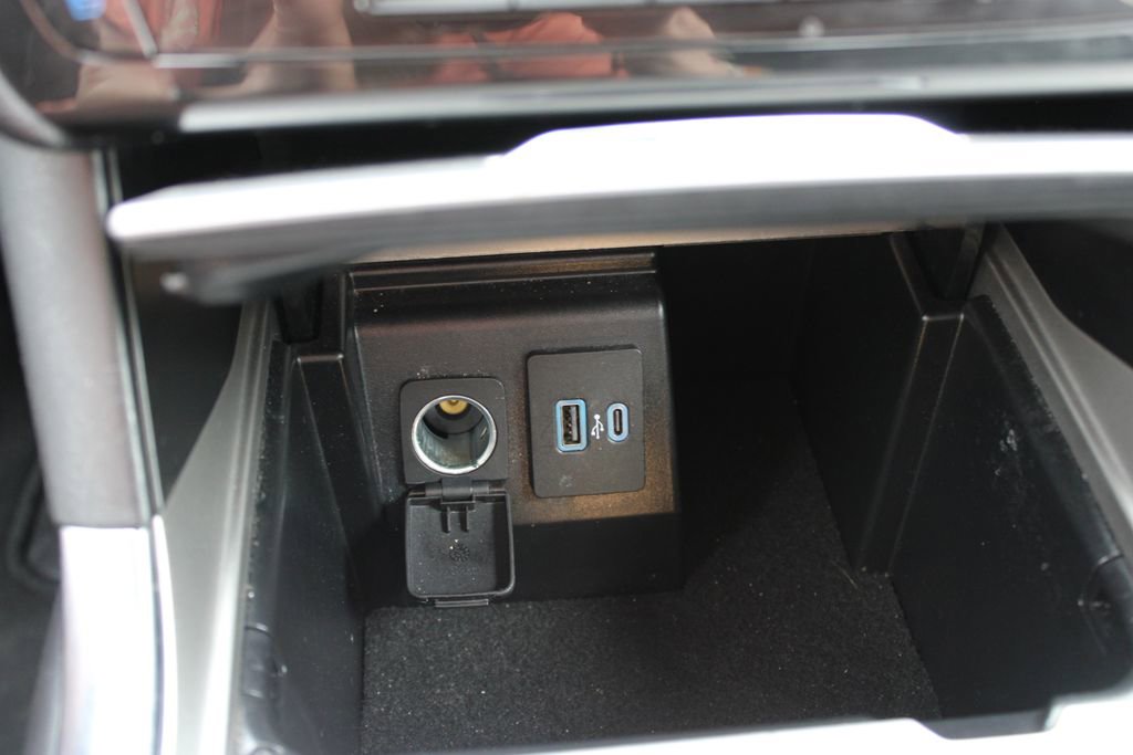 Used 2023 Ford Explorer Limited image 48