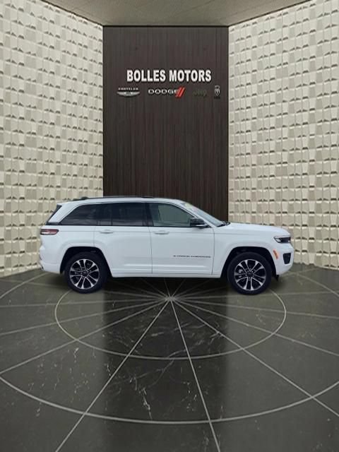 Certified 2023 Jeep Grand Cherokee Overland w/ Luxury Tech Group IV AWD/4WD image 3