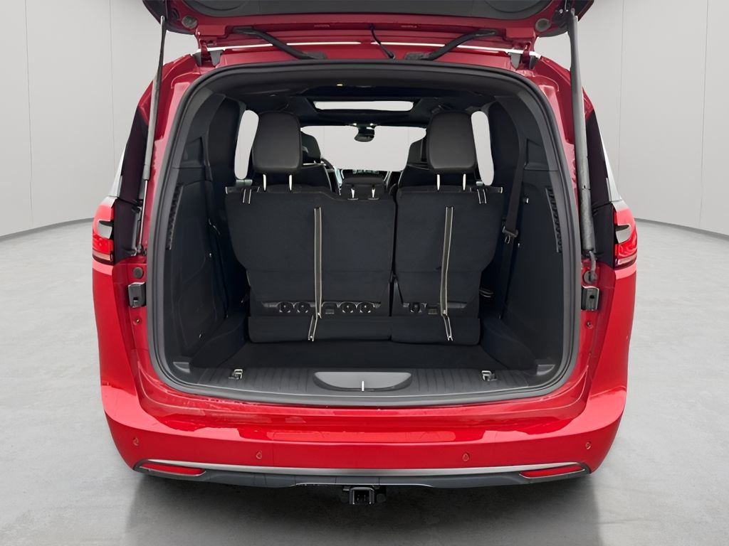 New 2026 Chrysler Pacifica Limited w/ Uconnect Theater Family Group image 22