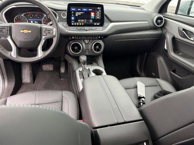 Used 2025 Chevrolet Blazer LT w/ Sound & Technology Package image 44