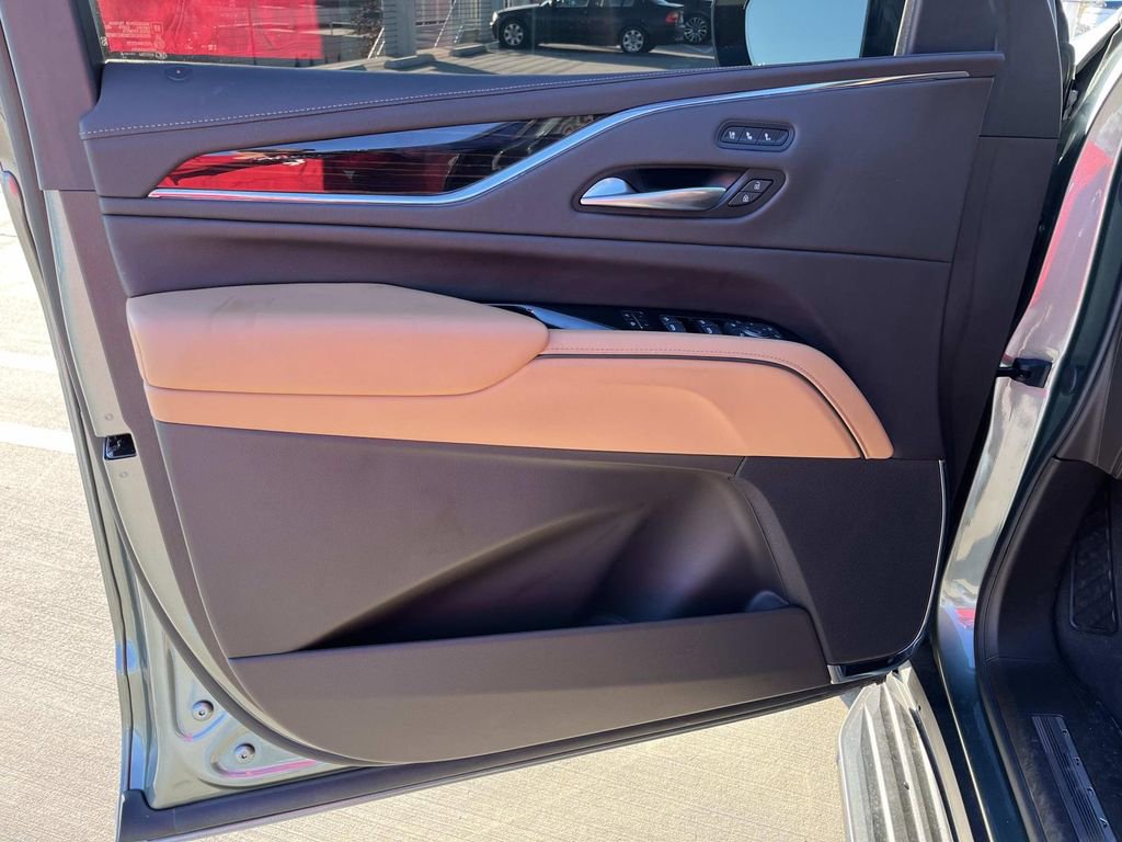 Certified 2024 Cadillac Escalade Premium Luxury image 25