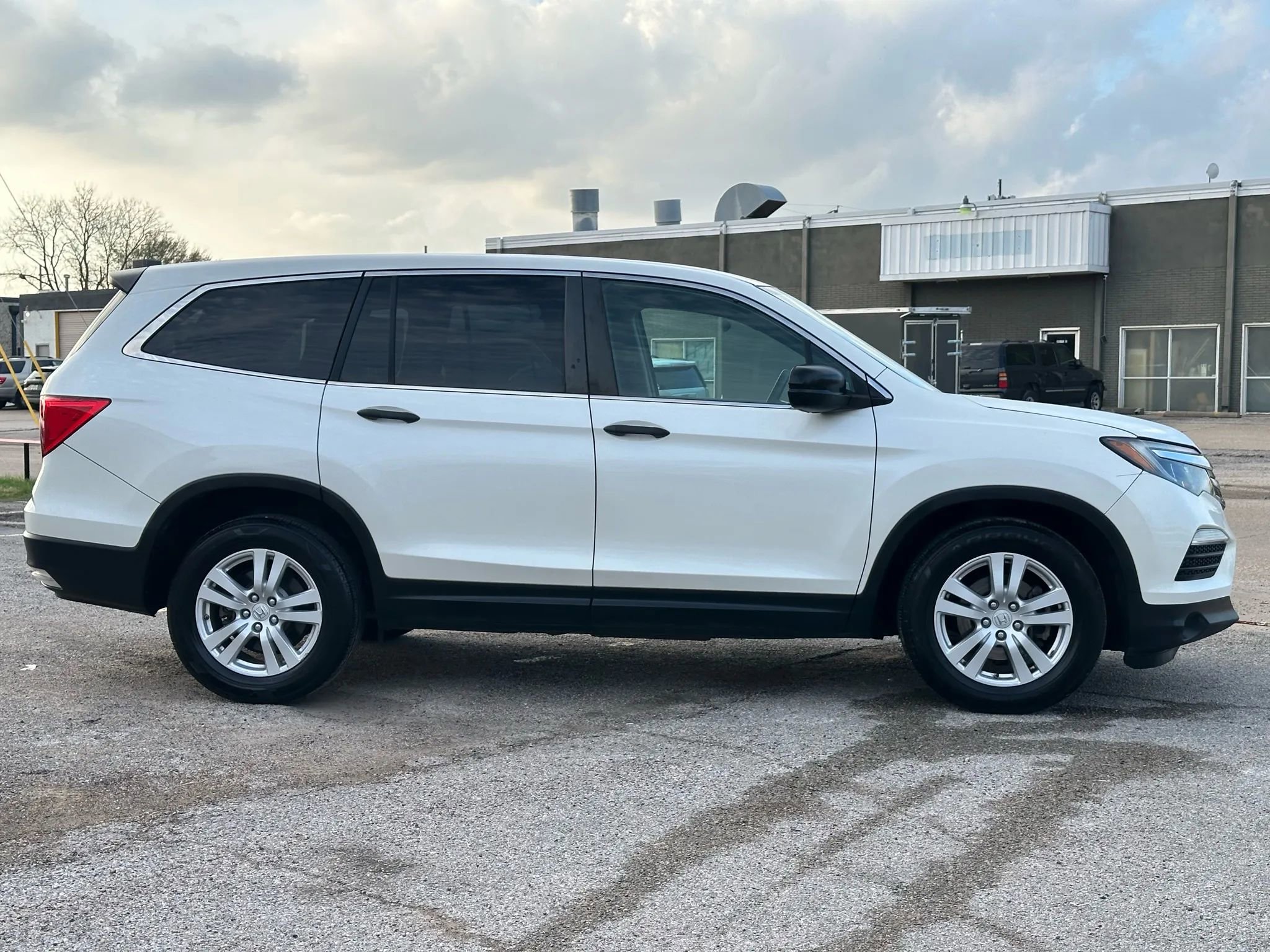 Used 2016 Honda Pilot LX image 8