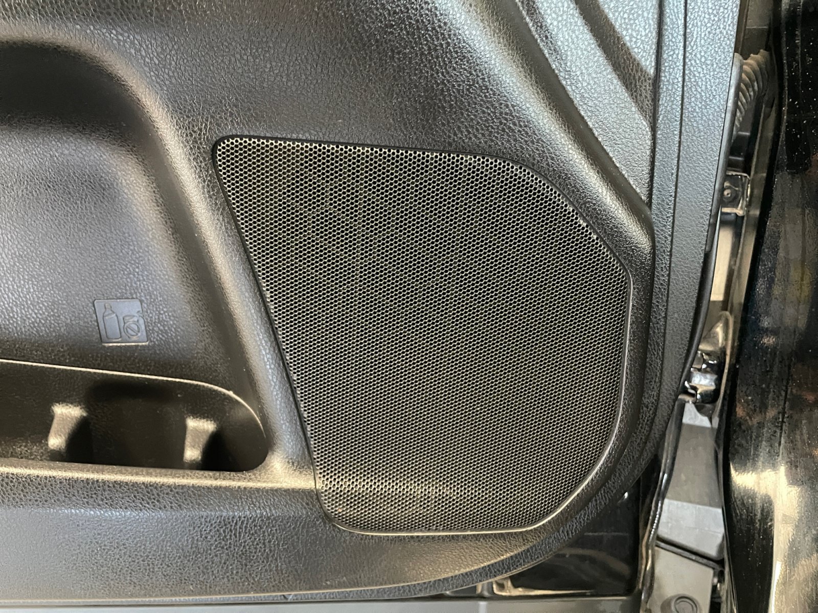 Used 2019 Toyota Highlander XLE FWD image 27