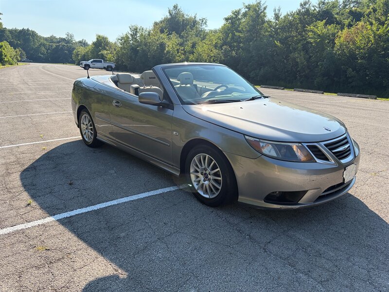 Used 2008 Saab 9-3 2.0T w/ Premium Package FWD image 2