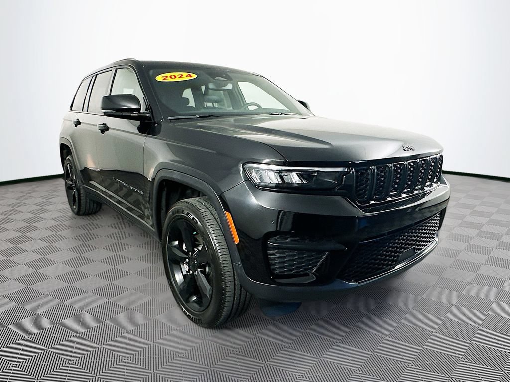 Certified 2024 Jeep Grand Cherokee Altitude AWD/4WD image 2