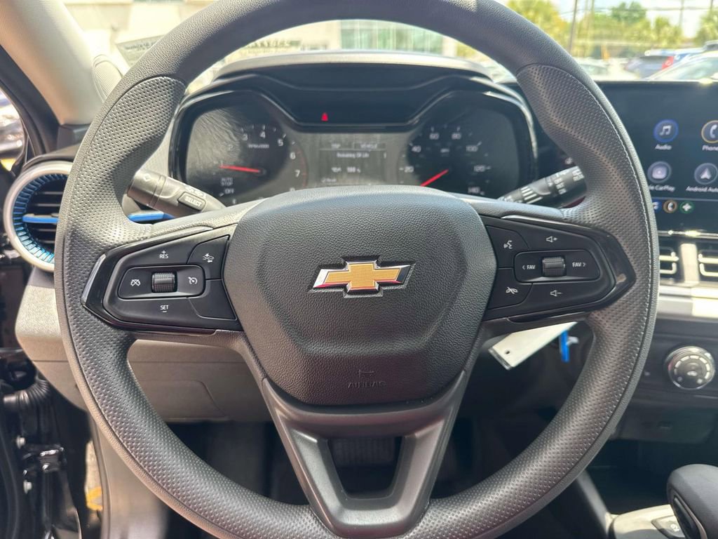 Certified 2025 Chevrolet Trax LS w/ LS Convenience Package FWD image 22
