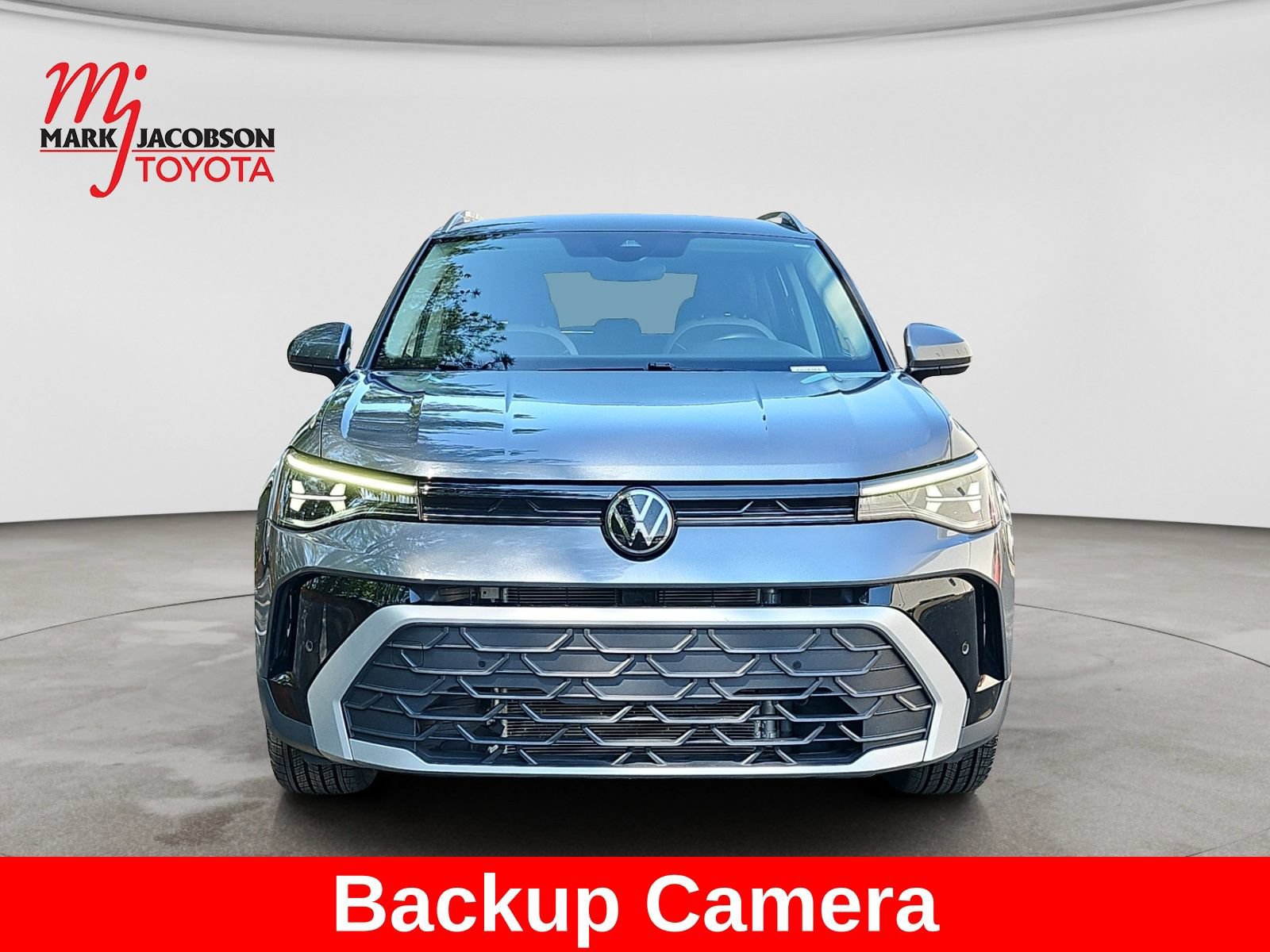 Used 2025 Volkswagen Taos SE FWD image 2