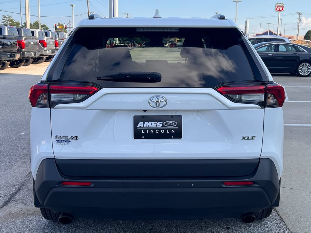 Used 2019 Toyota RAV4 XLE w/ Protection Package FWD image 5