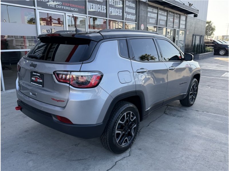 Used 2019 Jeep Compass Trailhawk w/ Leather Interior Group AWD/4WD image 6