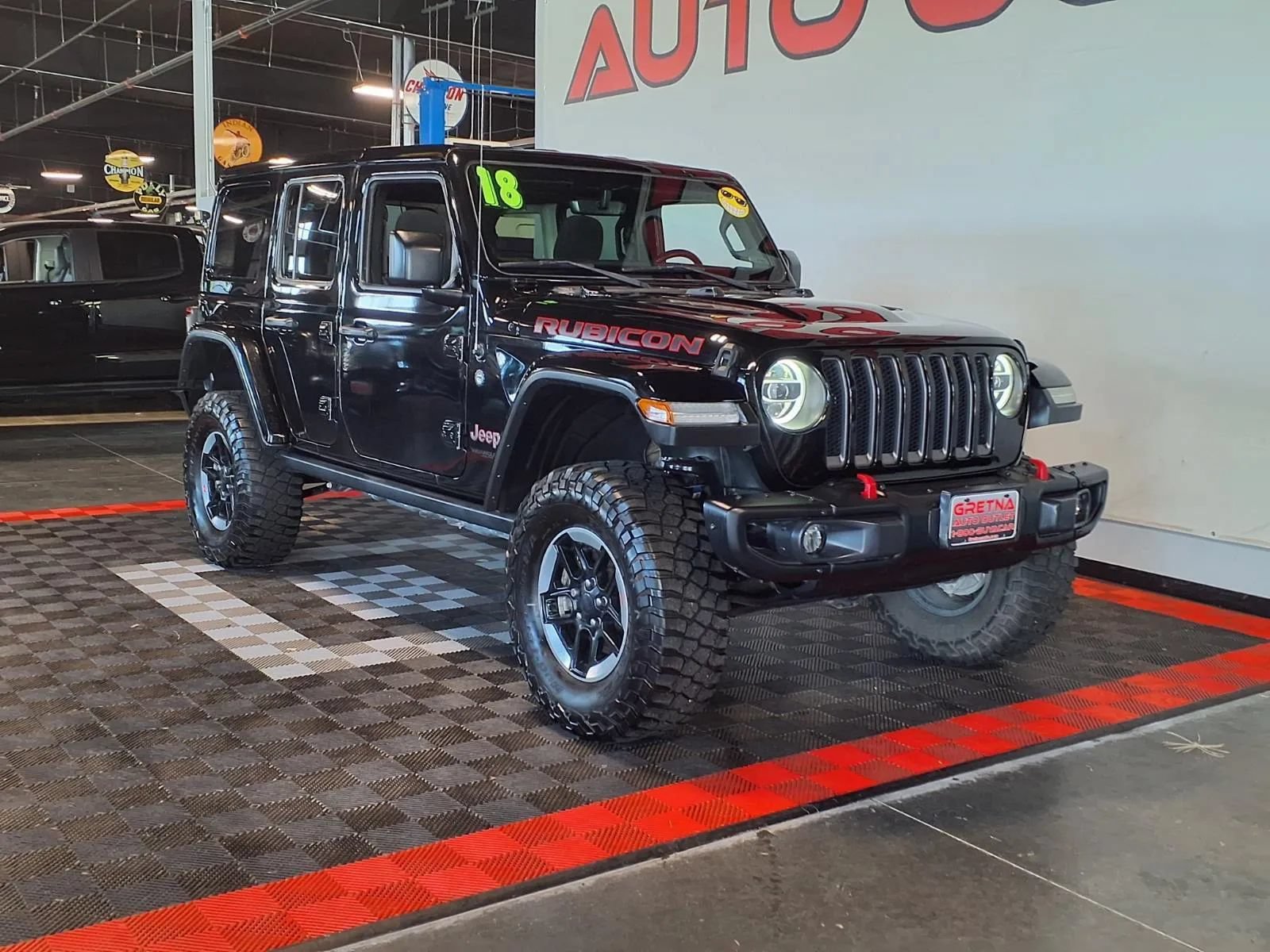 Used 2018 Jeep Wrangler Unlimited Rubicon w/ Dual Top Group AWD/4WD image 2