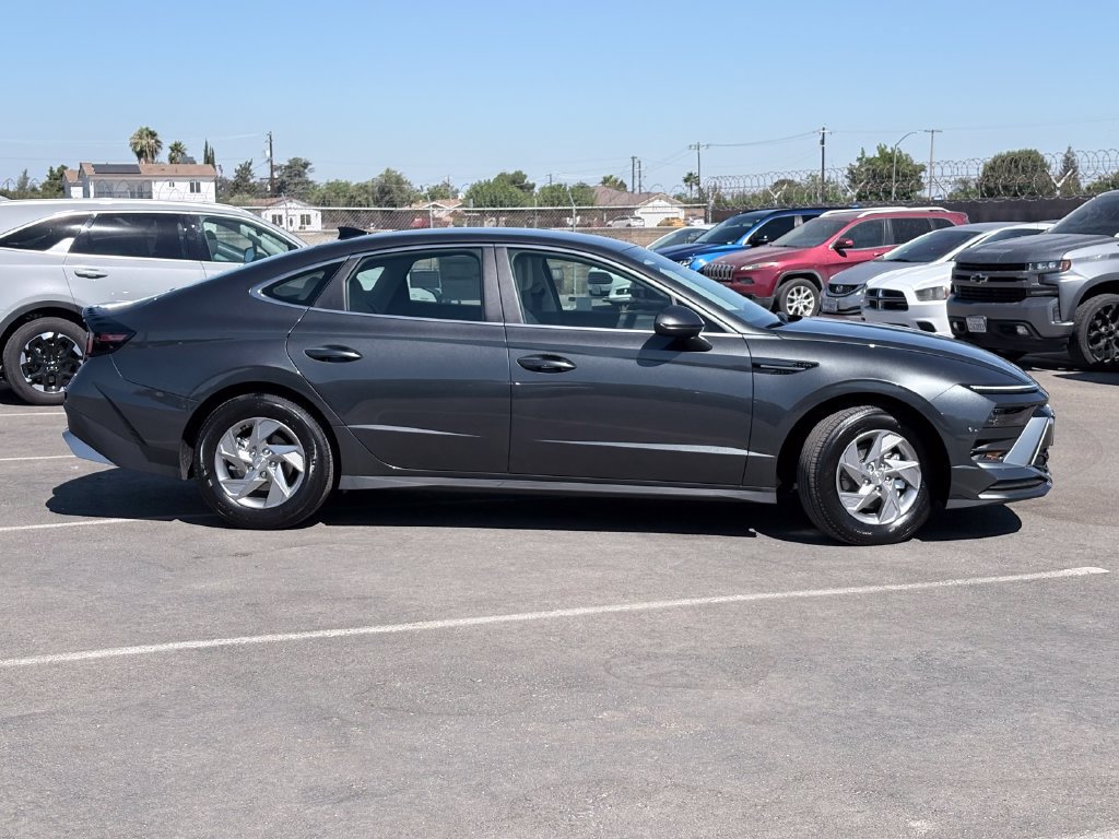 New 2026 Hyundai Sonata SE FWD image 3