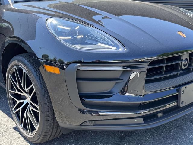 Used 2026 Porsche Macan AWD/4WD image 9