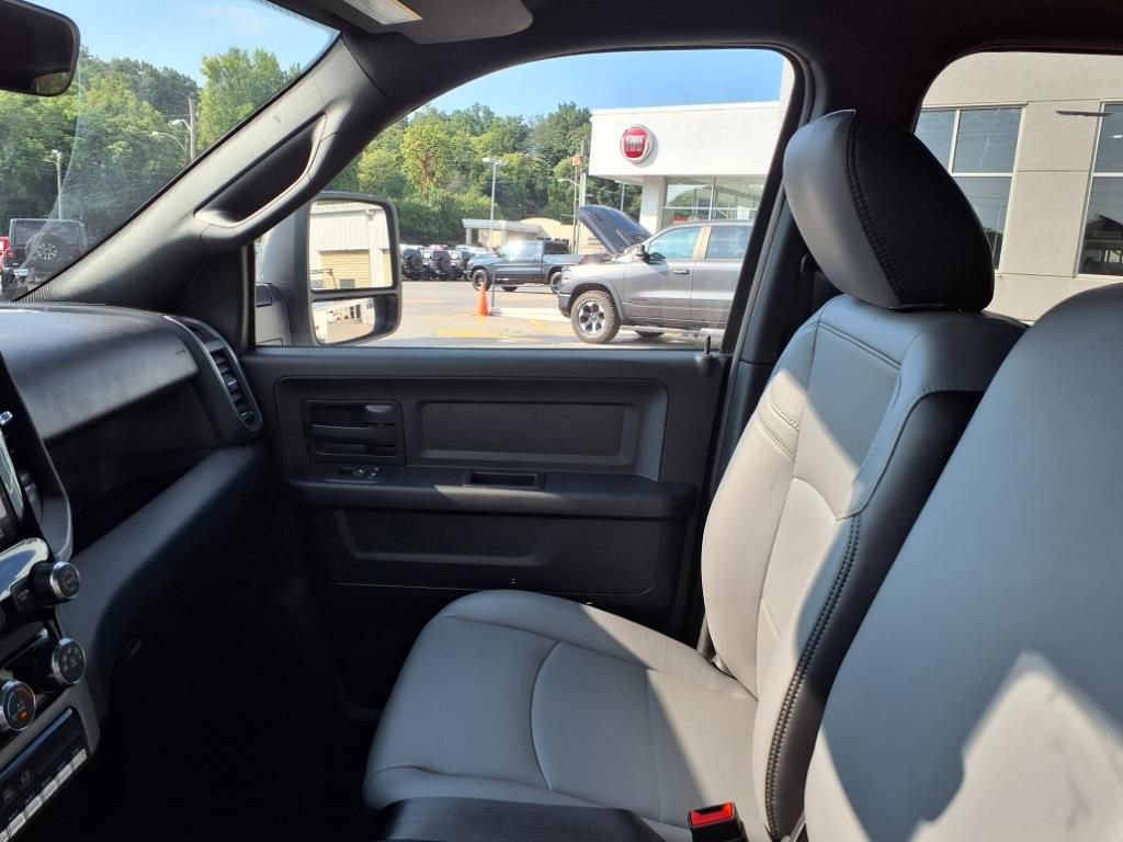 New 2025 RAM 5500 Tradesman image 17