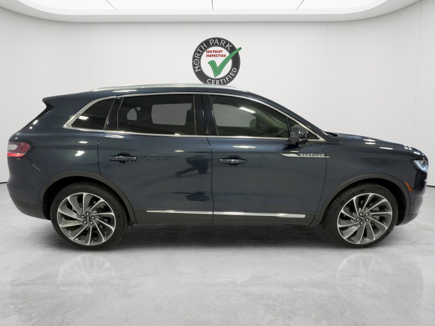 Used 2023 Lincoln Nautilus Reserve w/ Equipment Group 201A AWD/4WD image 6