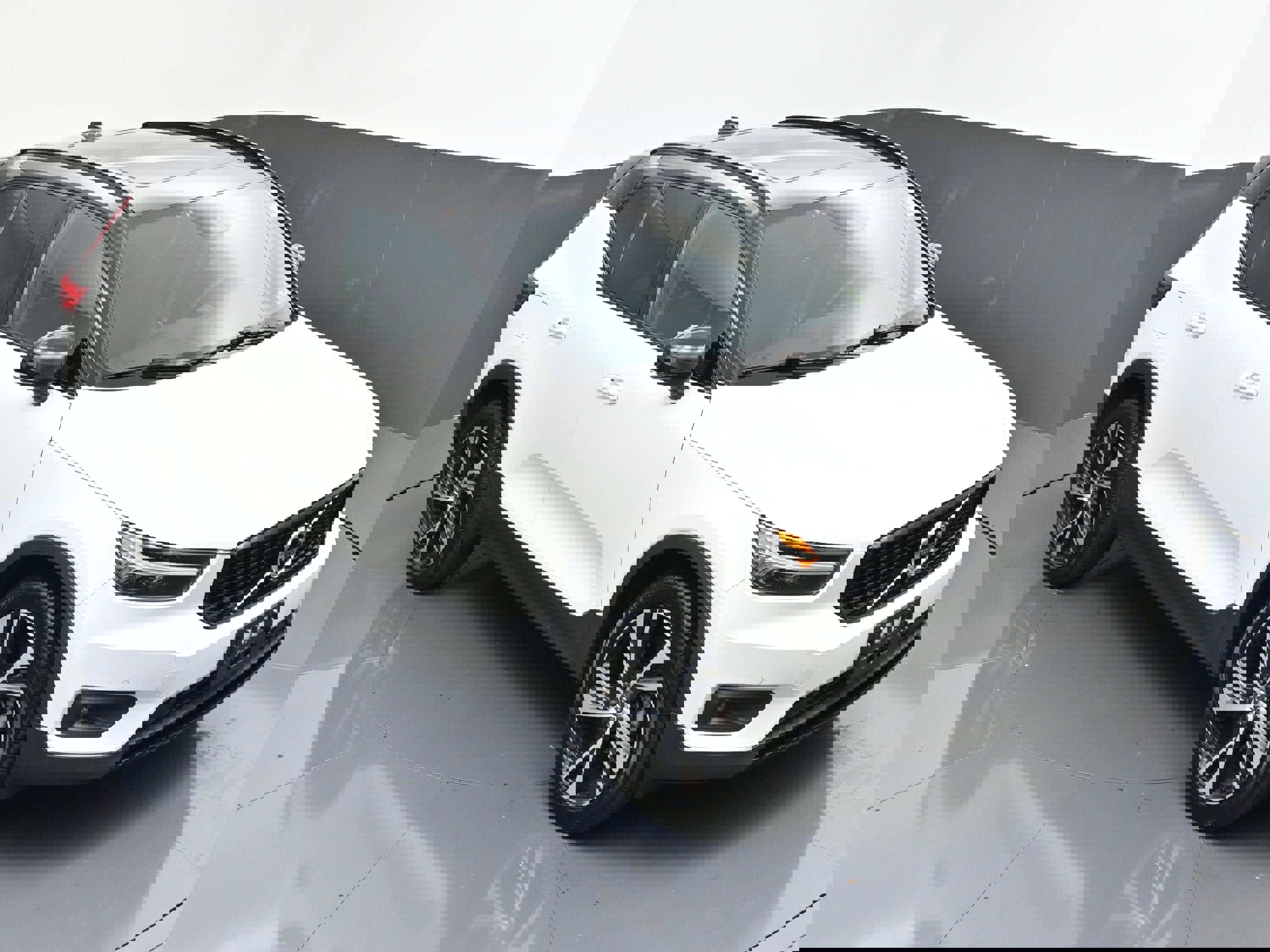 Used 2022 Volvo XC40 T5 R-Design image 41