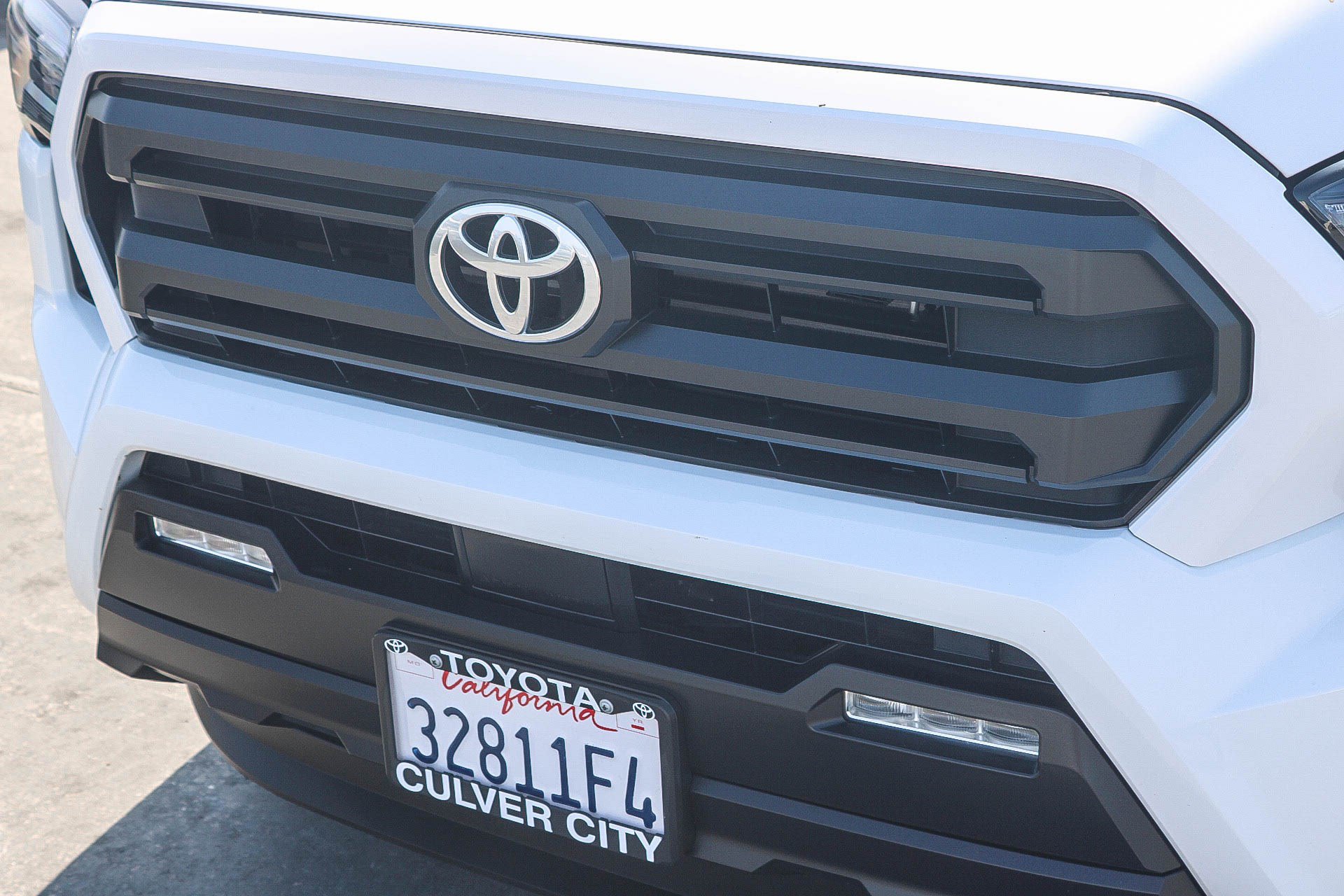 Certified 2025 Toyota Tacoma SR5 AWD/4WD image 6