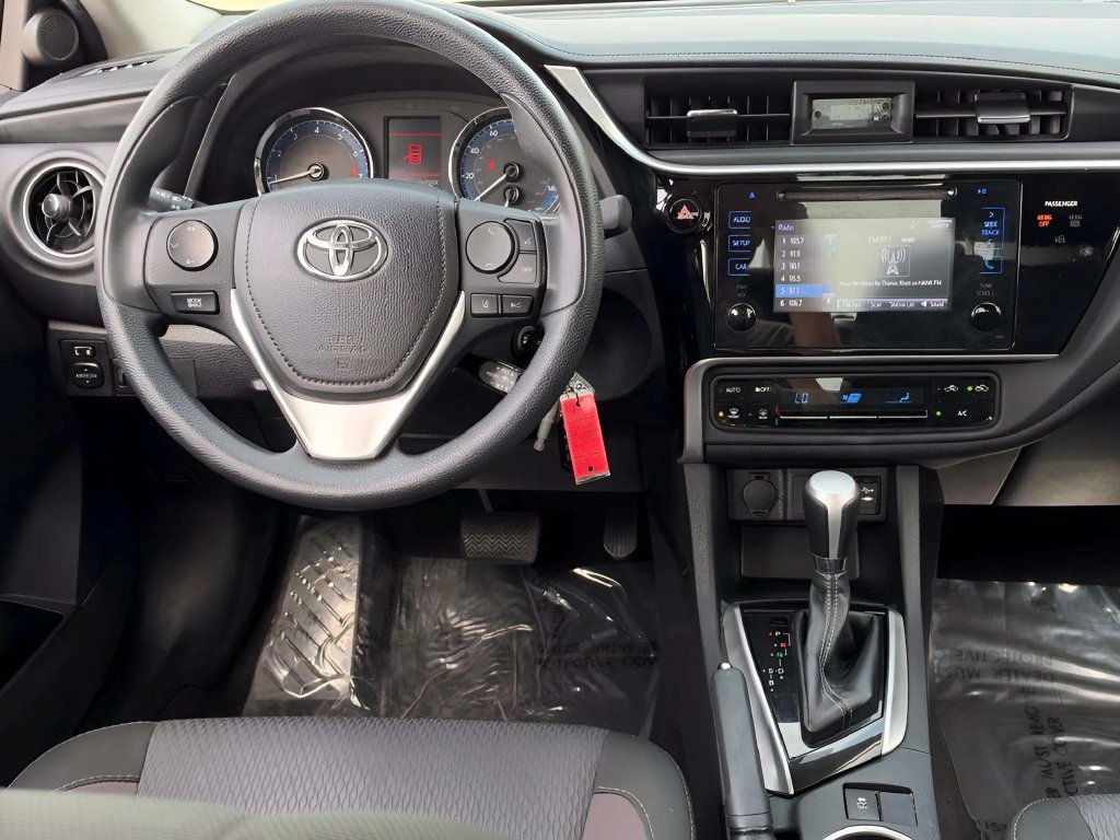 Used 2017 Toyota Corolla LE w/ Carpet Mat Package (TMS) FWD image 7