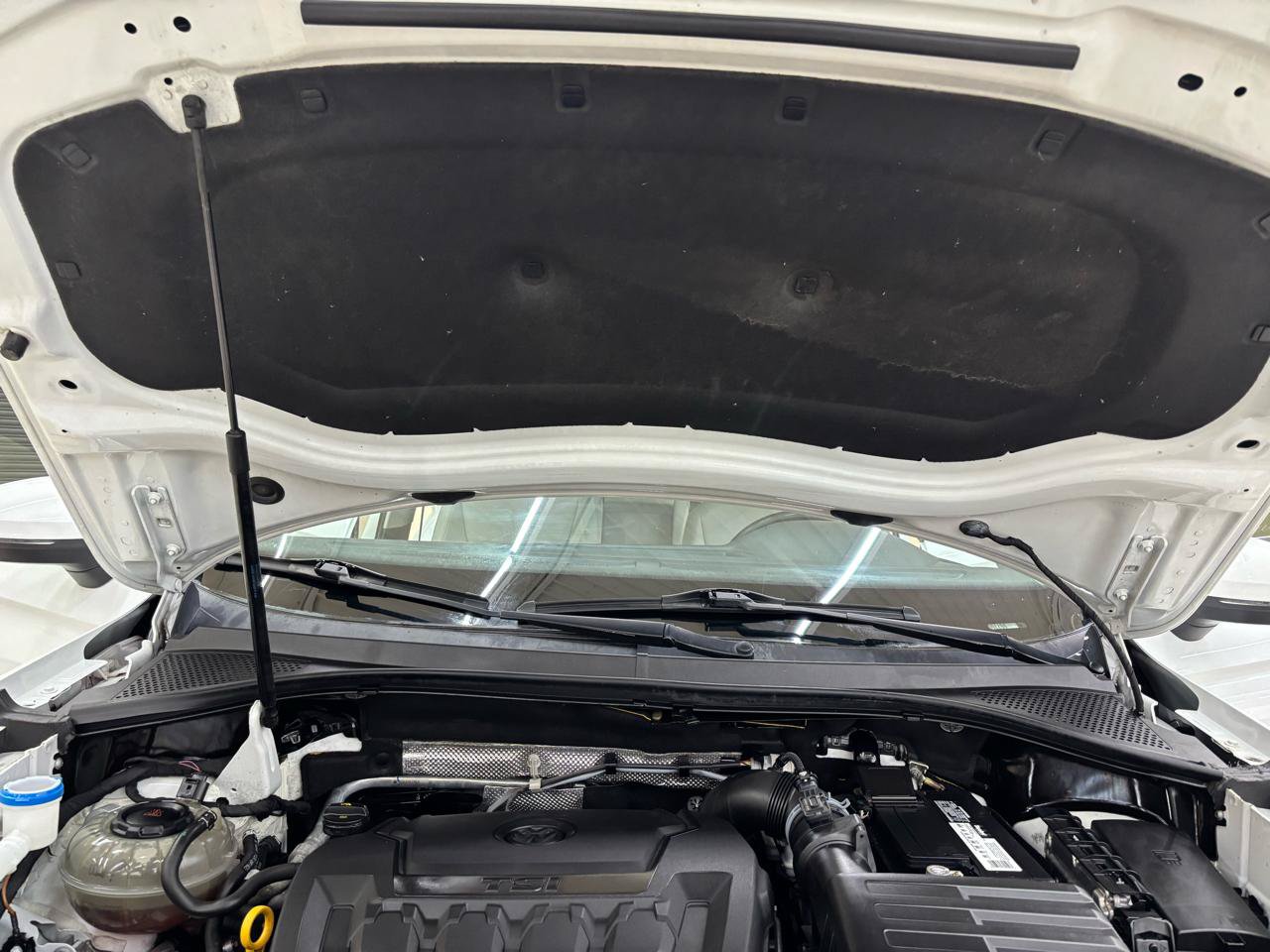Used 2018 Volkswagen Tiguan SEL FWD image 44