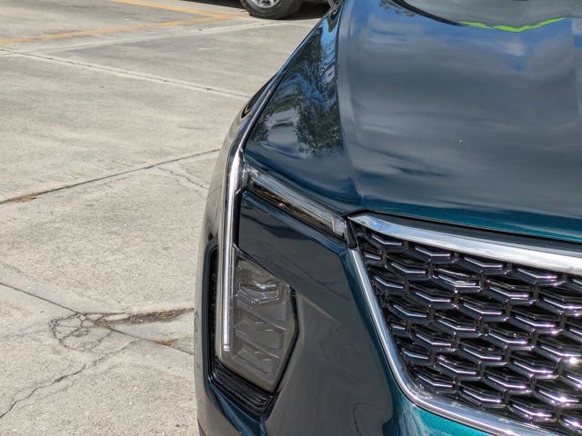 Used 2024 Cadillac XT4 Premium Luxury image 9
