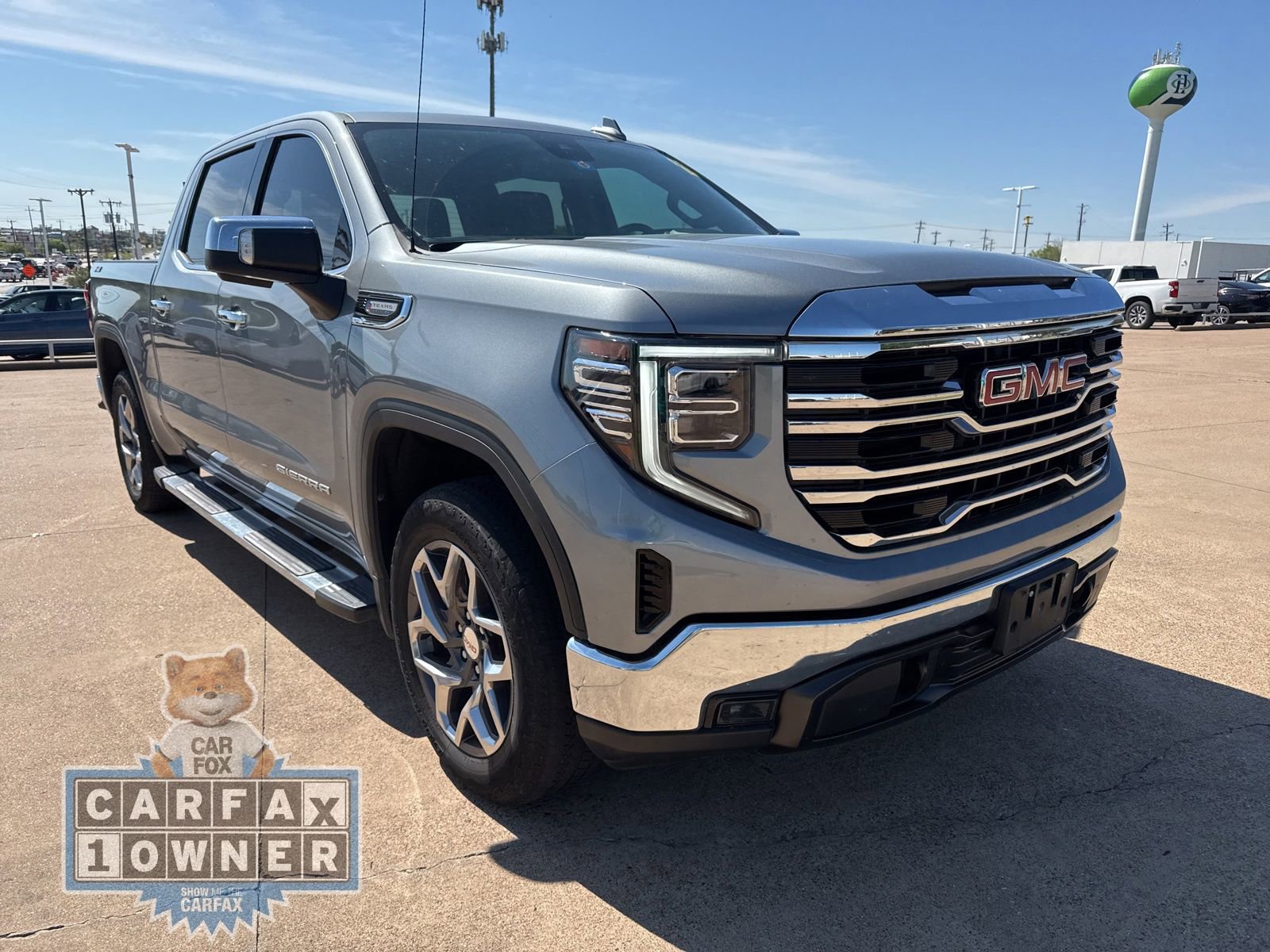 Used 2023 GMC Sierra 1500 SLT image 1